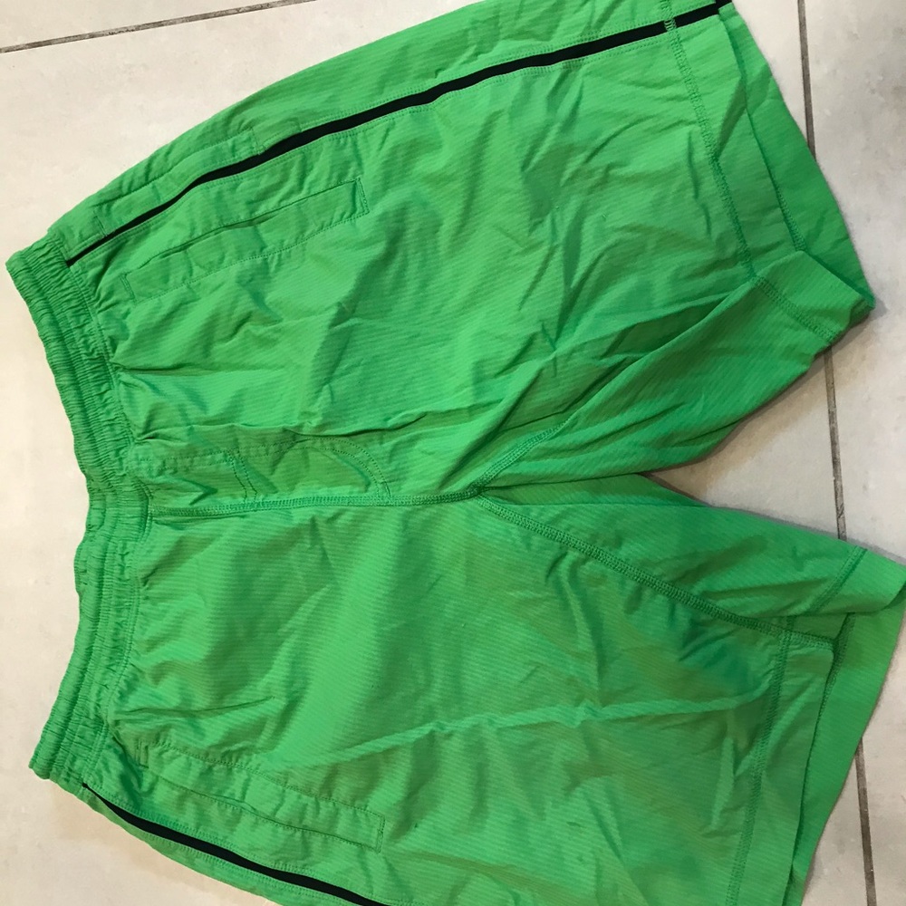 Men’s Large Lululemon Athletic Shorts